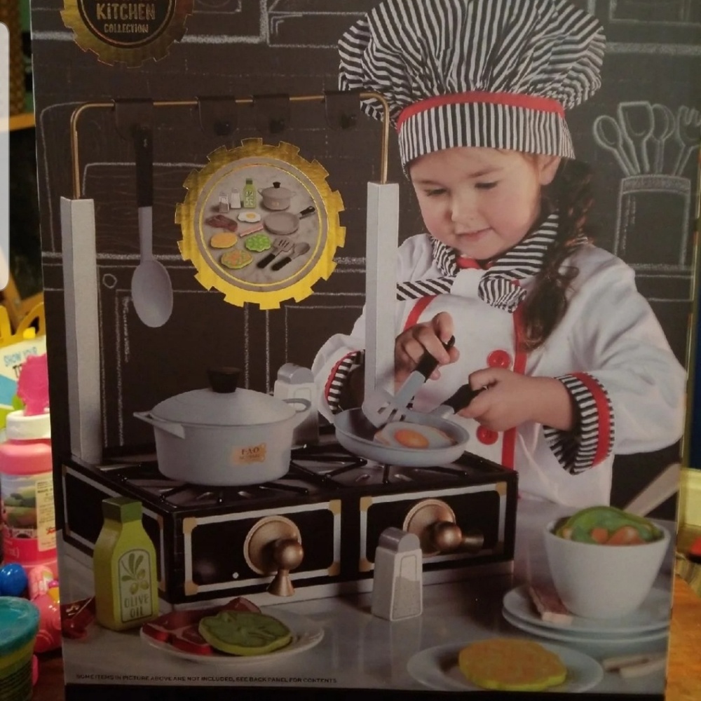 Gourmet kitchen set brand new